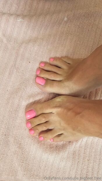 julie.bigfeet.free