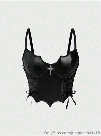 justpeachyxx18