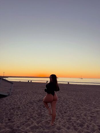 Kayla Manousselis / kaylamanousselis