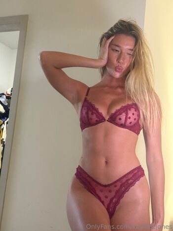 kaylaazjones