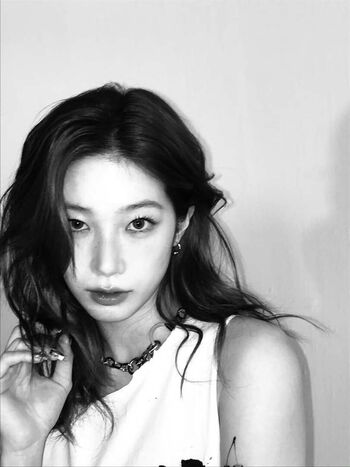 Kazuha Nakamura 中村 一葉