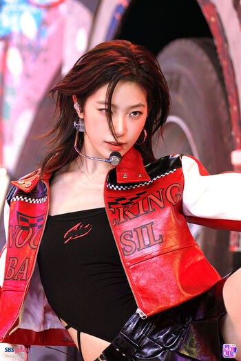 Kazuha Nakamura 中村 一葉