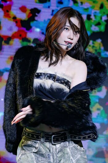 Kazuha Nakamura 中村 一葉