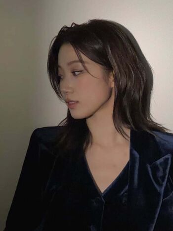 Kazuha Nakamura 中村 一葉