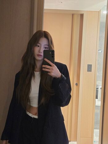 Kazuha Nakamura 中村 一葉