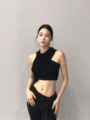 Kazuha Nakamura 中村 一葉