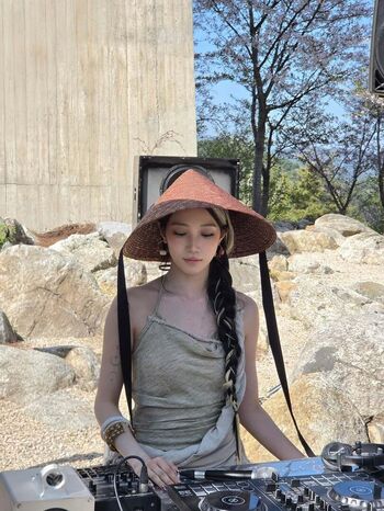 Kazuha Nakamura 中村 一葉