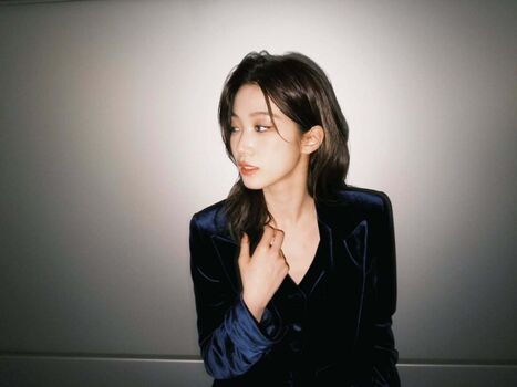 Kazuha Nakamura 中村 一葉 | LESSERAFIM