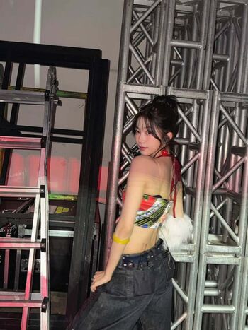 Kazuha Nakamura 中村 一葉 | LESSERAFIM