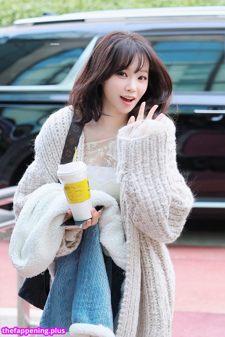 Kim Chaewon 김채원 [Le Sserafim]