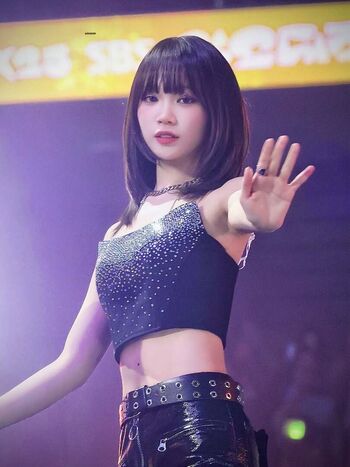 Kim Chaewon 김채원 [Le Sserafim]