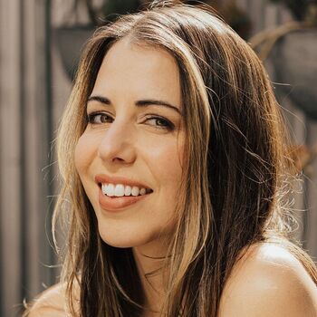 Laura Bailey
