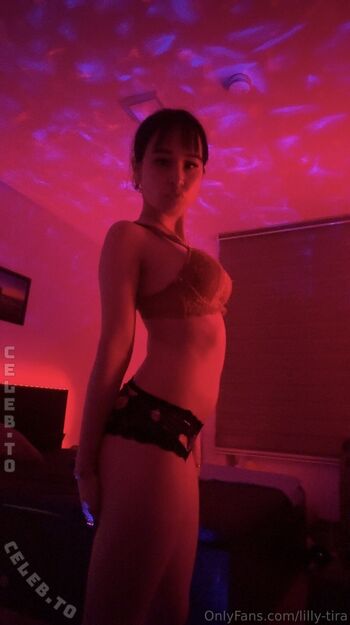 lilly-tira