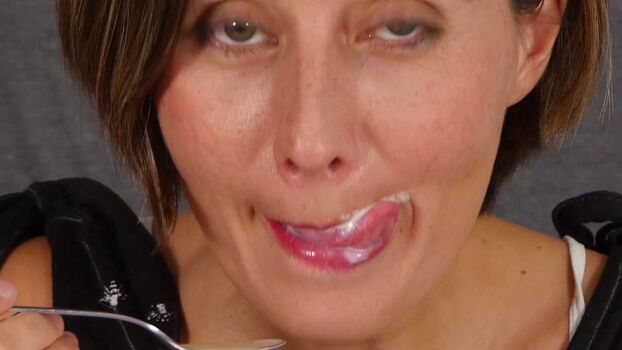 Lindsey Doe