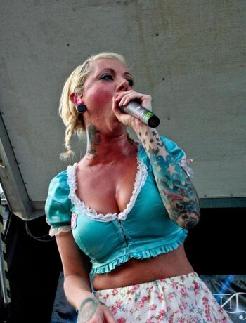 Maria Brink
