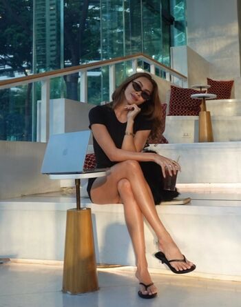 Maureen Montagne (Miss Globe 2021)