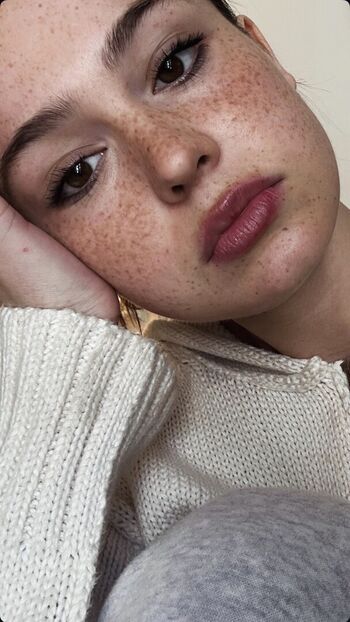 Mazzy Joya / mazzyjoya / petalspliff