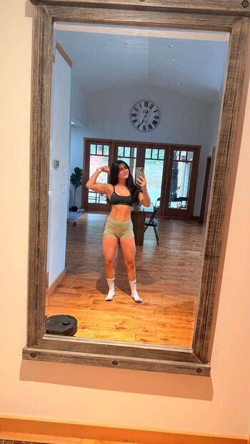 Mikayla Campinos