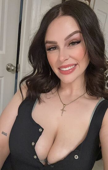 Missnicolee8, Goddessnicole_, Goddessnic