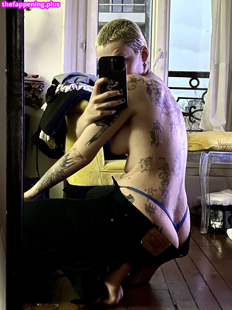 Mmmrian / https: / semicouture / semicouture_official नग्न OnlyFans फोटो #17