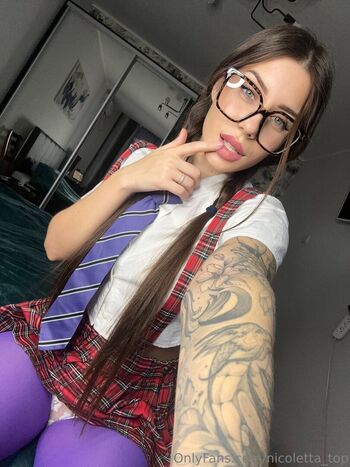 nicoletta_hot