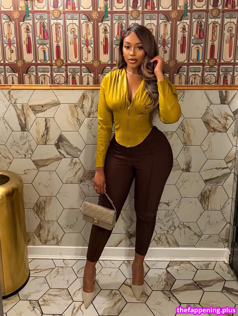 Nneka / https: / whoisnneka Foto OnlyFans Desnuda #52