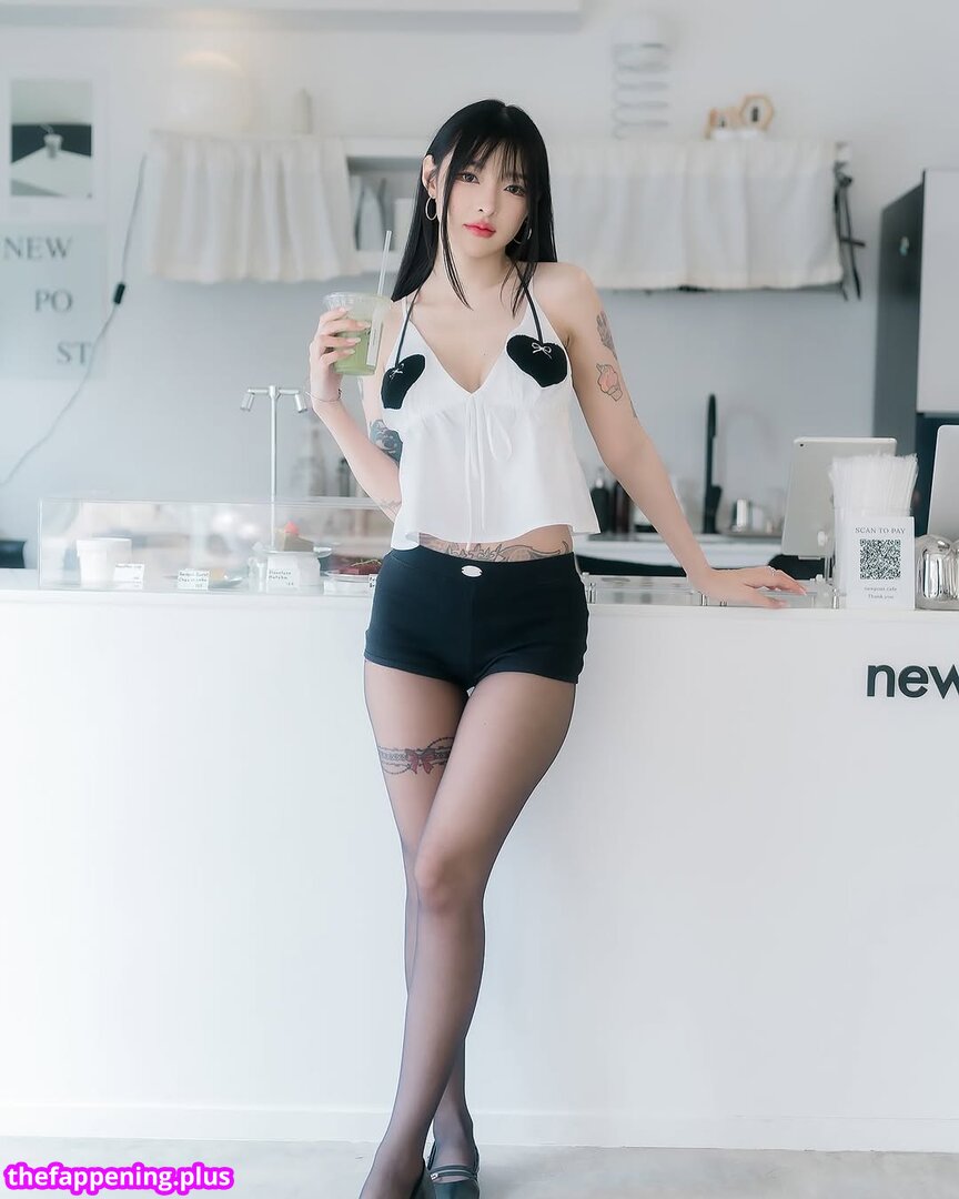 https: / nnewys Фото обнажённых OnlyFans #3