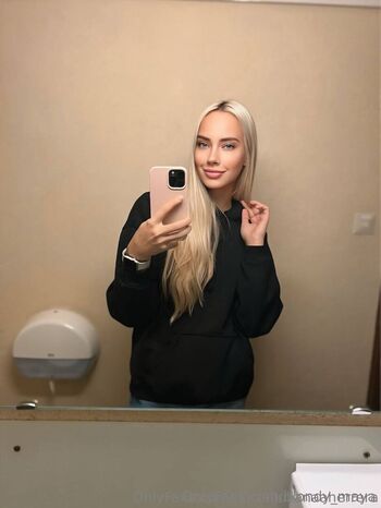 oficialjulianaaherrera