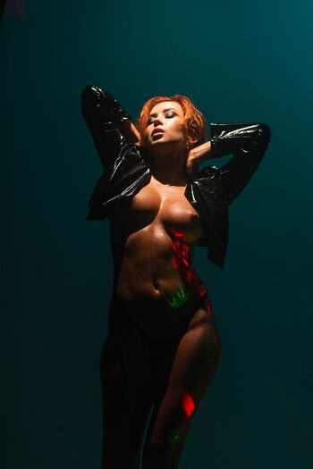 Oladushek11 aka Natasha Roik