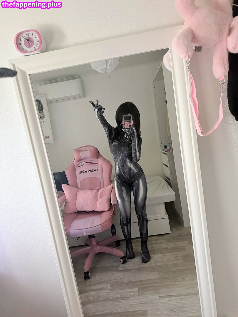 m.eekx / meek / miserable / ookiiieee / user779988_ Naken OnlyFans Foto #1