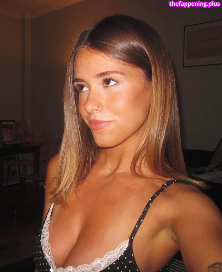 Oona Mccaughan / https: / oonacmccaughan Naken OnlyFans Foto #3