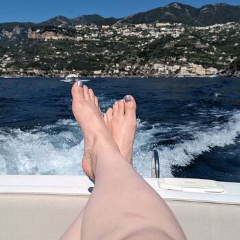 Pam Cannont Be Tammed