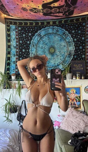 pretending2berosalie