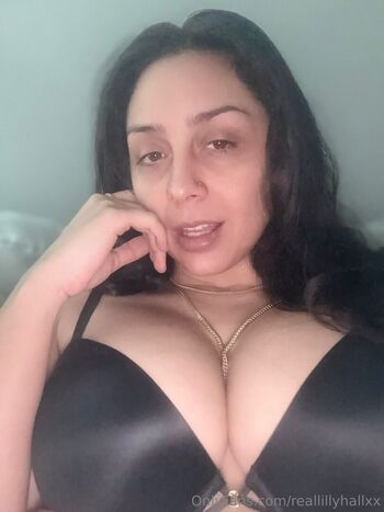 reallillyhallxx
