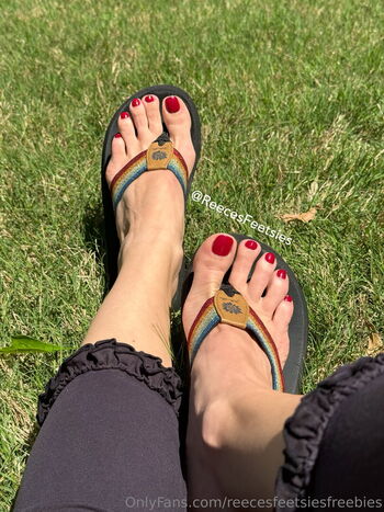 reecesfeetsiesfreebies