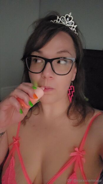 roxxxiemoxie