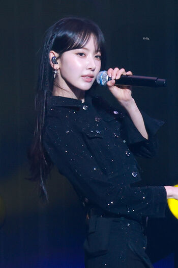 Sakura Miyawaki 宮脇 咲良