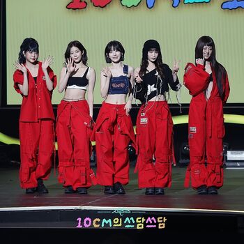 Sakura Miyawaki 宮脇 咲良