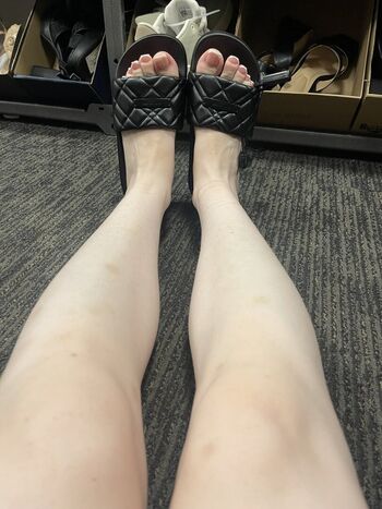 sandalsandfeet
