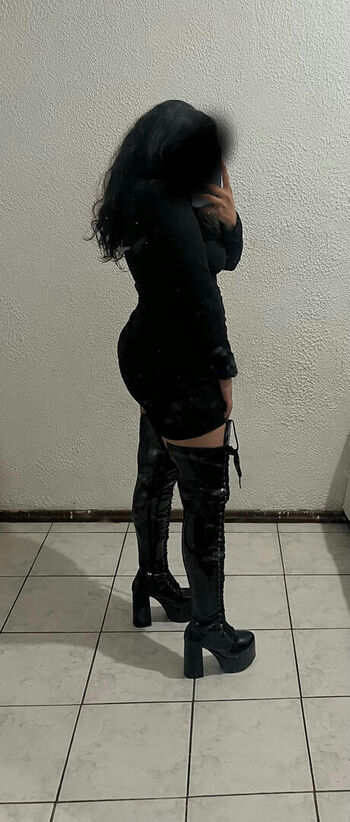 Show Your Girlfriend