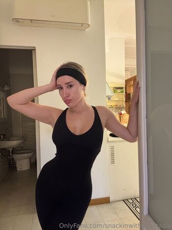 snackinwithanastasia