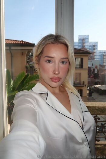 snackinwithanastasia