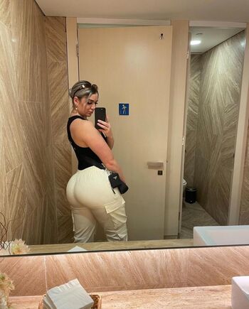 Strong AND Curvy Women