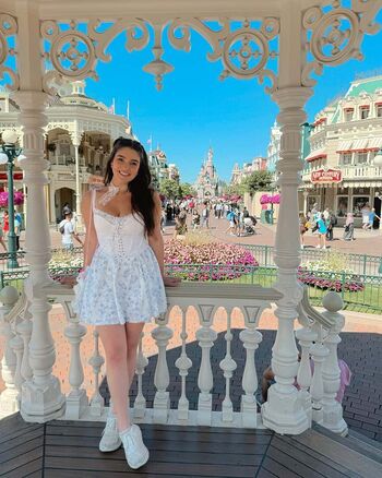 Taya Miller / Tayamillerr