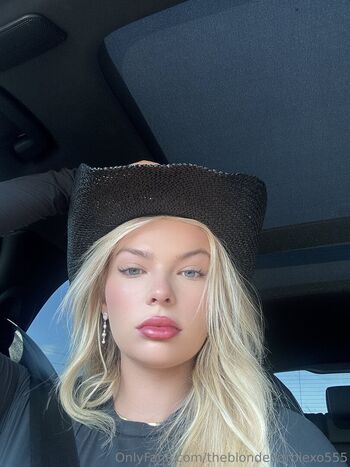 theblondebarbiexo555