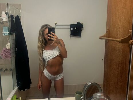 thefemalecarpenterm8