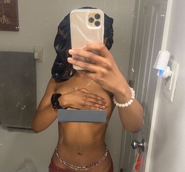 Tinyj3Lly Ohhjellyyy