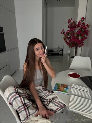 tori_hayes