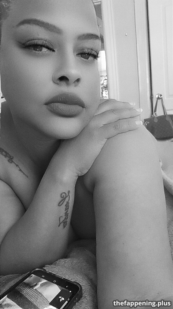 bellacatoxica / https: / toxicabellaca / ttoxicabellaca Foto OnlyFans Desnuda #8