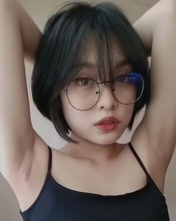 ur_LxliMxmmy